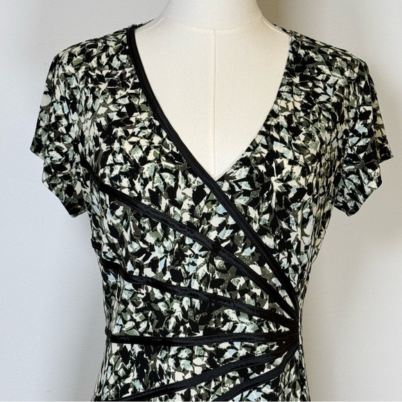 Connected Apparel Fit And Flare V-Neck Midi Length Dress Women’s Size 10 Petite - Picture 5 of 9